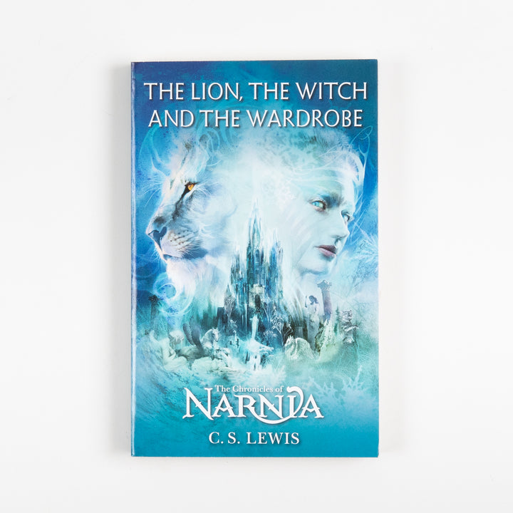 Front cover of The Lion, the Witch and the Wardrobe, book two of The Chronicles of Narnia by C.S. Lewis, showing a luminous blue double image of Aslan&